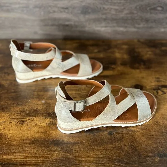 Diba True Qu Aint Sandal in Silver Metallic Leather. Size 12. New in Box!
