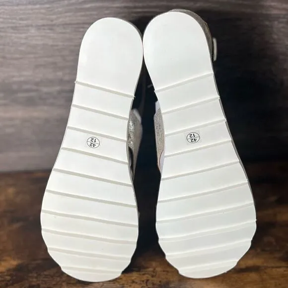 Diba True Qu Aint Sandal in Silver Metallic Leather. Size 12. New in Box!