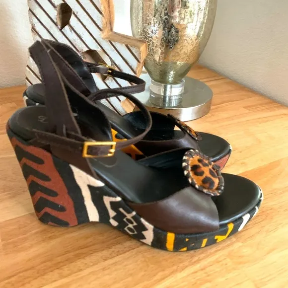 DIEGO DI  LUCCA Platform Wedge Heel Sandals Brown Tribal Ethnic Painted Size 6