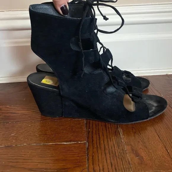Dolce Vita Louise Black Suede Wedge Sandals.