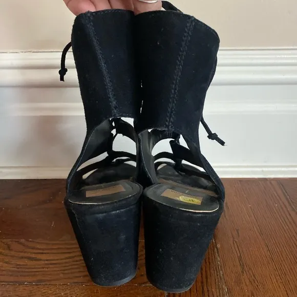 Dolce Vita Louise Black Suede Wedge Sandals.