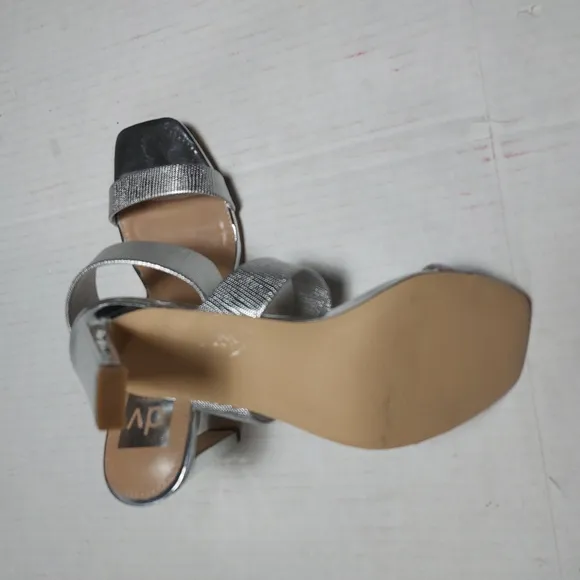 Dolce Vita Silver Shimmer Metallic Heels Sandal Size 8.5M