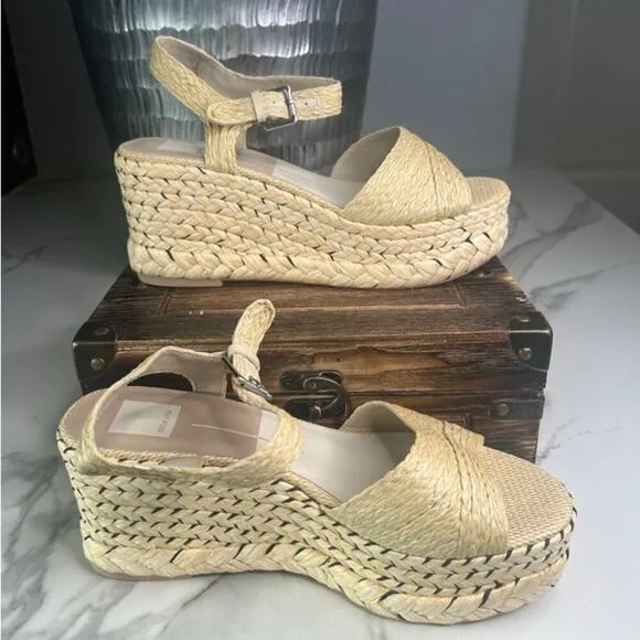 Dolce Vita Tiago Wedge Sandals in Light Natural Raffia