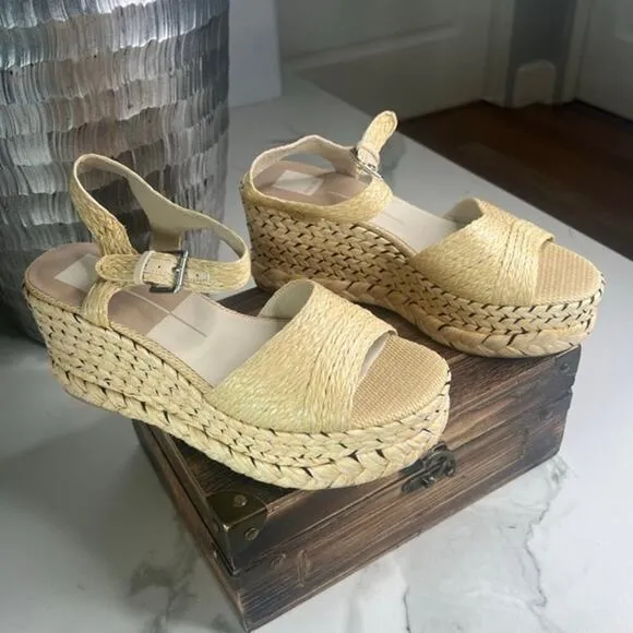 Dolce Vita Tiago Wedge Sandals in Light Natural Raffia