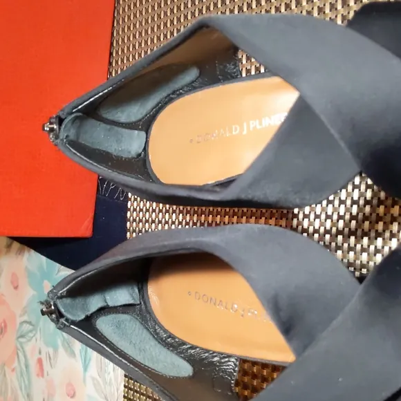 Donald J. Pliner Aurora black crepe elastic wedge heels
