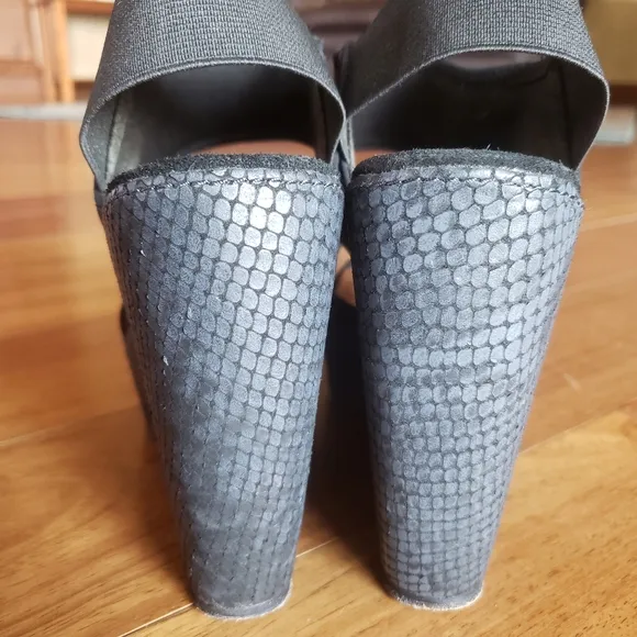 Donald J Pliner DJ Snake Embossed Wedge Sandals