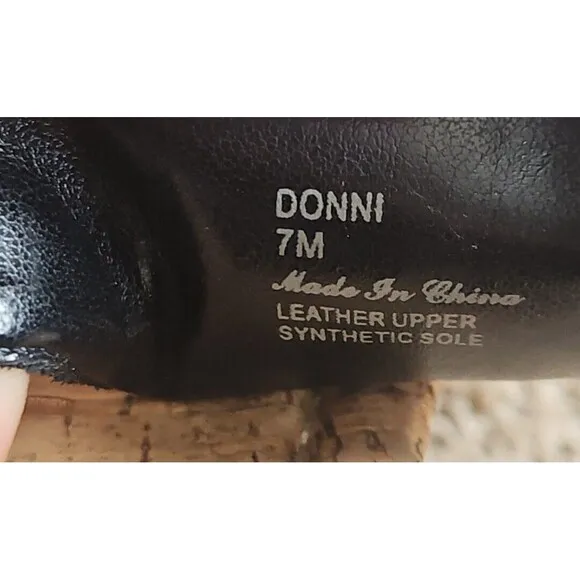 Donald J Pliner Doni T- Strap Wedge Slide on Sandals size 7 M NEW