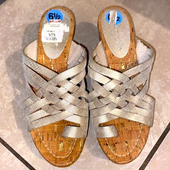 Donald J Pliner Flore Natural Patent Cork Wedge Metallic Strap Sandals Size 6.5