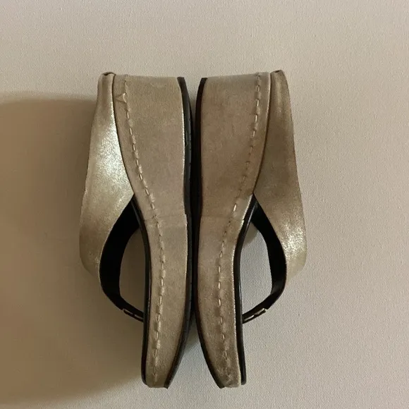 Donald J PLINER SHANA PLATFORM THONG SANDALS