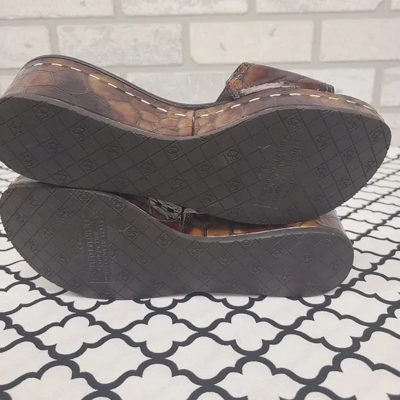 Donald J. Pliner Sukey Sandals Size 7