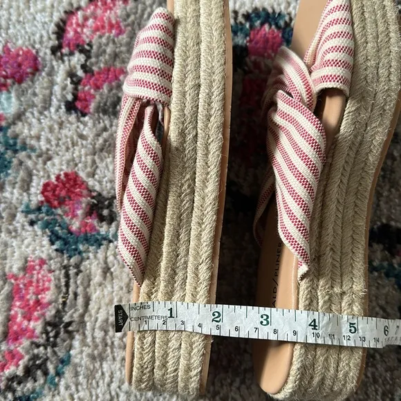 DONALD PLINER CHATCHA ESPADRILLE RASPBERRY WHITE SANDAL PLATFORMS SANDAL SHOES