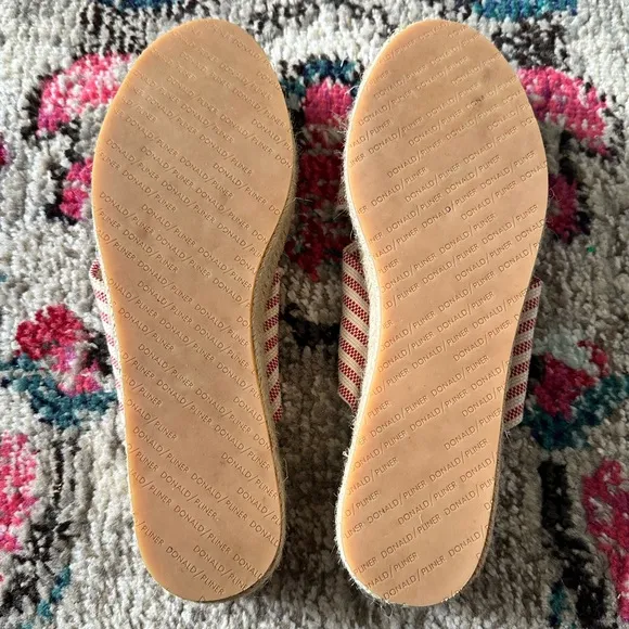 DONALD PLINER CHATCHA ESPADRILLE RASPBERRY WHITE SANDAL PLATFORMS SANDAL SHOES