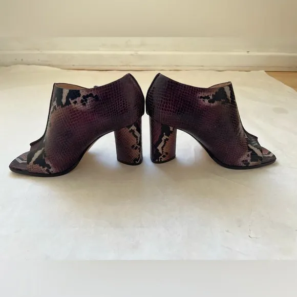 Donald Pliner Fouu snake print leather shooties sandals double strap heels 8,5