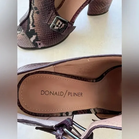 Donald Pliner Fouu snake print leather shooties sandals double strap heels 8,5