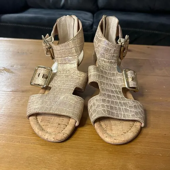 Donald Pliner Olive Wedge Sandals Size 5.5 Metallic Gold Rose