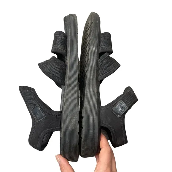 Dr. Martens Airwair Black Fabric/Leather Platform Sandals Unisex 9M/10WPre-Owned