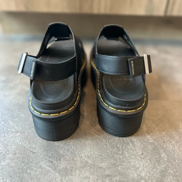 Dr. Martens FRANCIS LEATHER PLATFORM STRAP SANDALS Women’s 8
