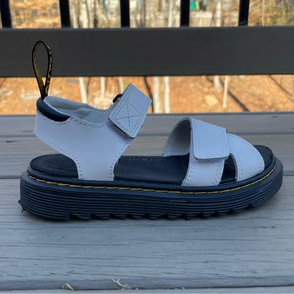 Dr. Martens Junior Vossie Leather Sandals in white size 1