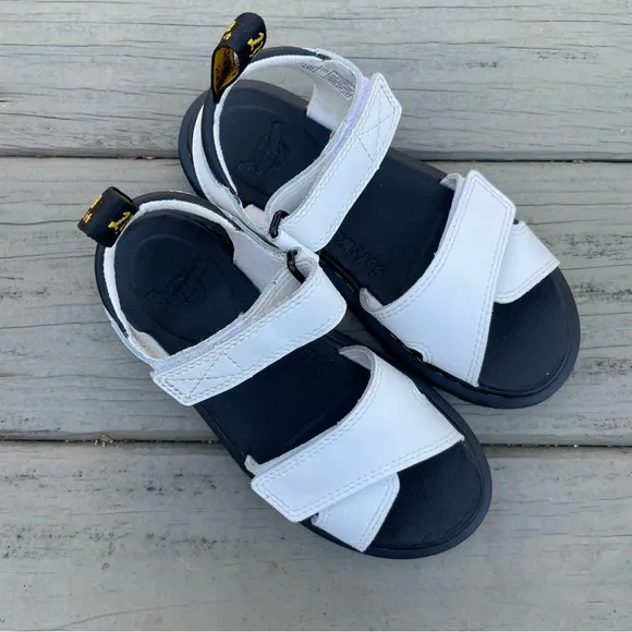 Dr. Martens Junior Vossie Leather Sandals in white size 1