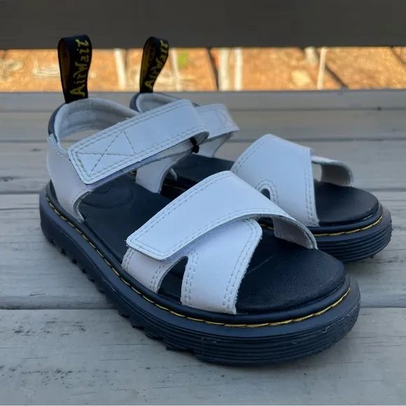 Dr. Martens Junior Vossie Leather Sandals in white size 1