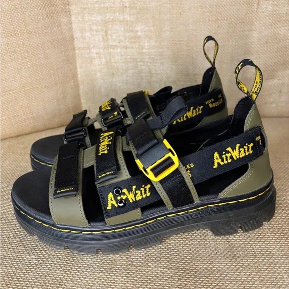 Dr. Martens Pearson Sandals II Black Shoes Leather/Webbing Buckle Mens 7 Wms 8