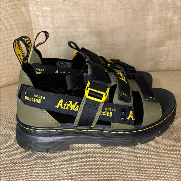 Dr. Martens Pearson Sandals II Black Shoes Leather/Webbing Buckle Mens 7 Wms 8