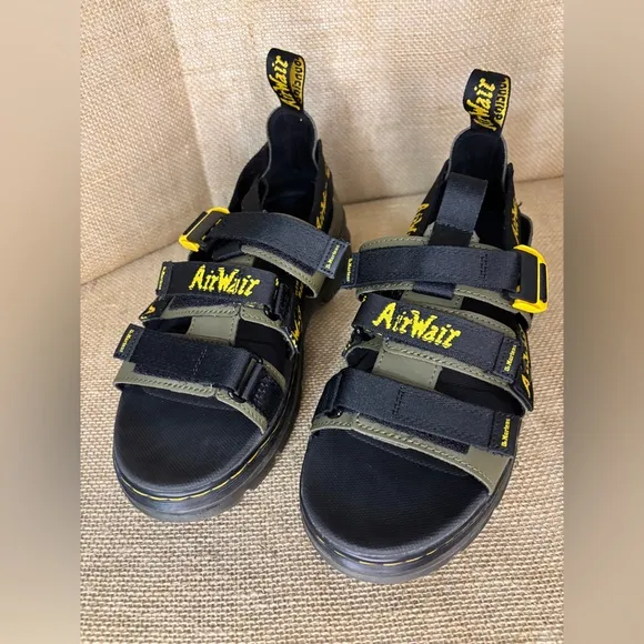 Dr. Martens Pearson Sandals II Black Shoes Leather/Webbing Buckle Mens 7 Wms 8