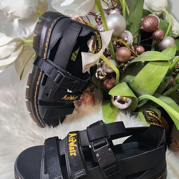 Dr Martens Pearson Webbing Sandals women9 new