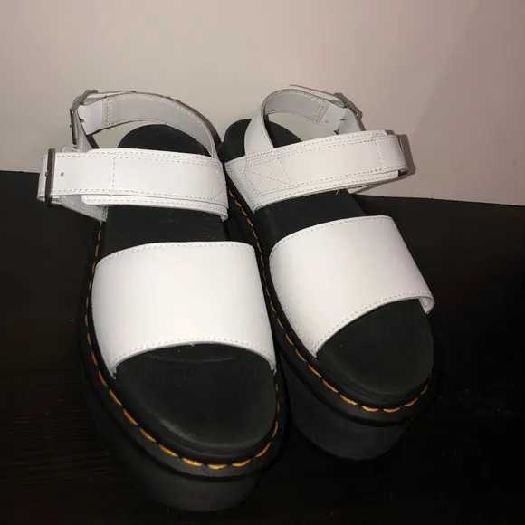 DR. MARTENS Voss Quad platform sandals