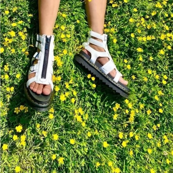 🆕{Dr Martens}Olson Sandals