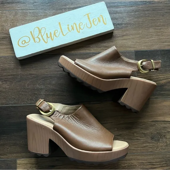 Dr. Scholl's Brown Sandals with Block Heel NWOT