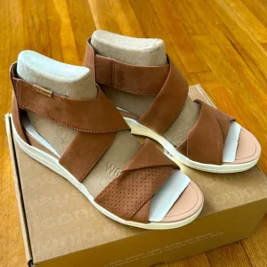 Dr. Scholl's Gladiator crisscross Platform Wedge Sandal brown Sz 7M NWB