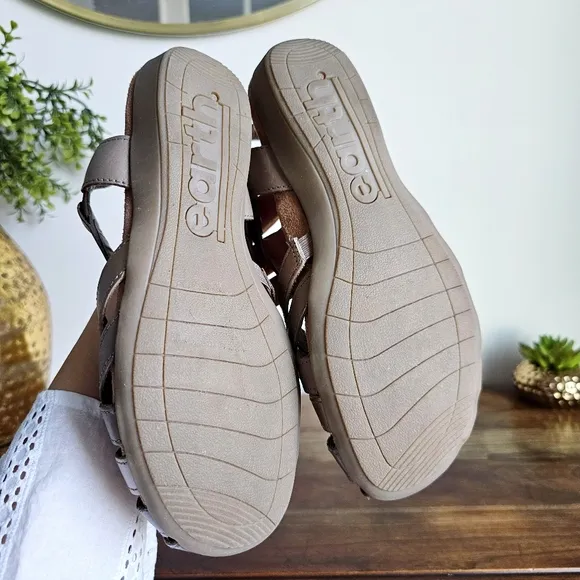 Earth Origins Genuine Leather Berri Wide Women's Taupe Sandals Size 6.5W