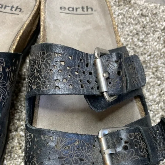 Earth Women's Sand Antigua Leather Buckle Strap Slide Sandals Black 6.5W