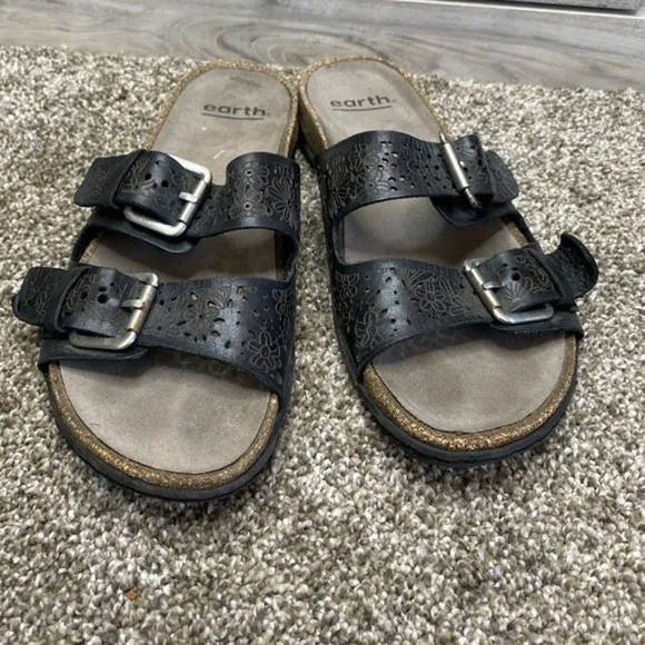 Earth Women's Sand Antigua Leather Buckle Strap Slide Sandals Black 6.5W