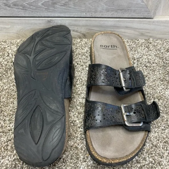 Earth Women's Sand Antigua Leather Buckle Strap Slide Sandals Black 6.5W