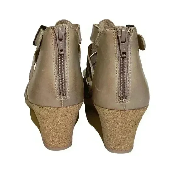 Earth Woodland Sunny Womens 9 40 Strappy Wedge Sandals Beige Leather NEW