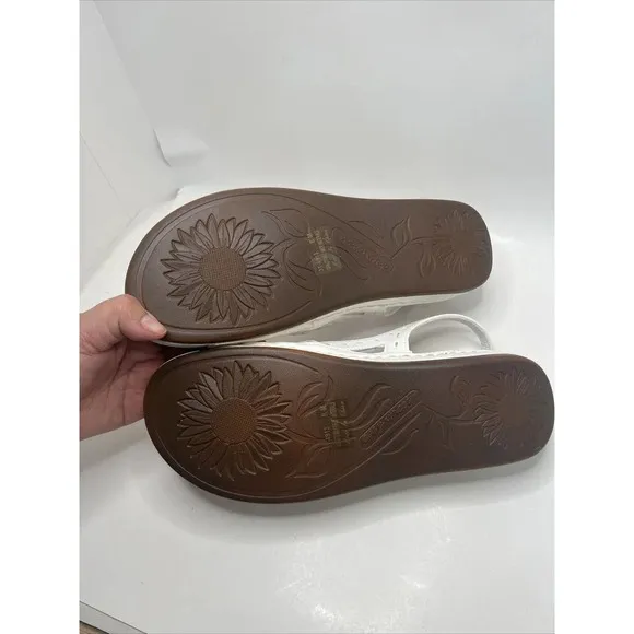 Easy Street Adjustable Strap Sandals Kehlani Tan