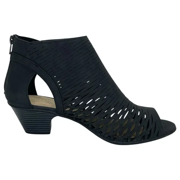 Easy Street Sunrise Black Perforated Womens Caged Sandals Size 8.5XW