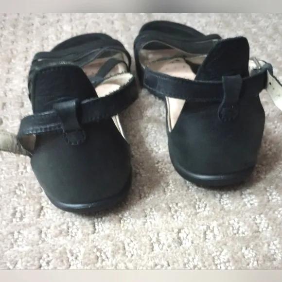 Ecco Black Leather Sandals