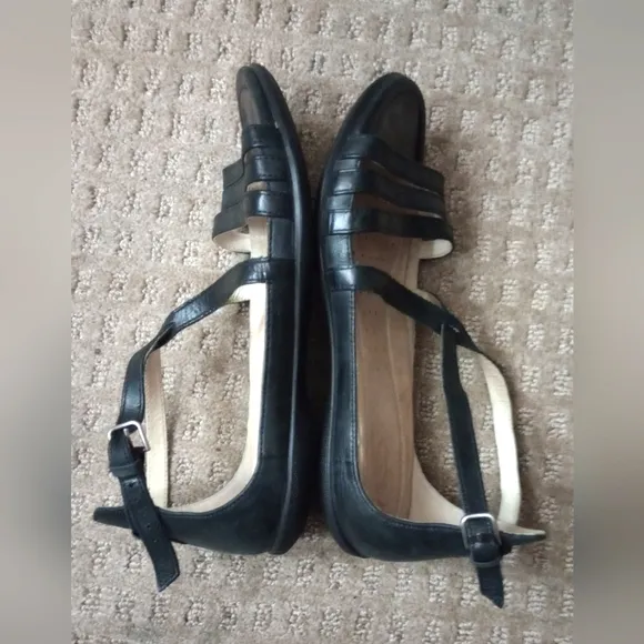 Ecco Black Leather Sandals