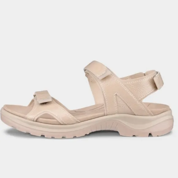 Ecco Off Road Nude Patent Leather Chunky Sole Velcro Strap Fisherman Sandals