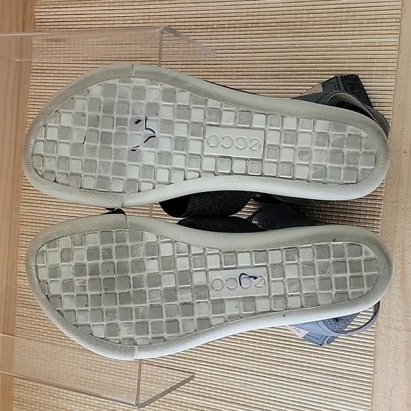 Ecco Womans Damara Ankle Strap Sandals sz36