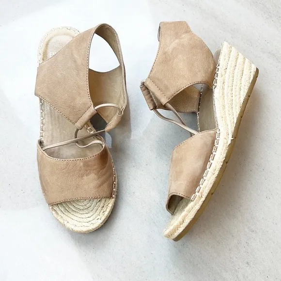 EILEEN Fisher Agnes Espadrille Wedge Sandals Beige Leather Size 7 Open Toe