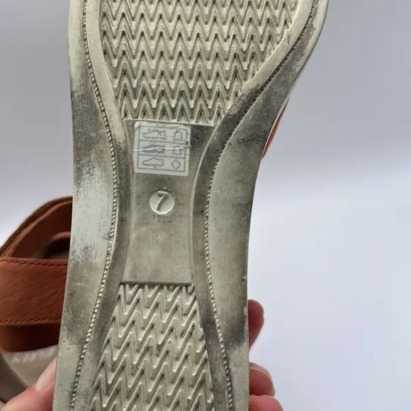 Eileen Fisher Beck Platform Leather Sandals Size 7