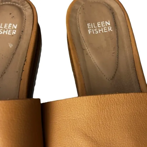 Eileen Fisher Duet Tumbled Leather Sandal in Honey. Women’s Size 11 Slides