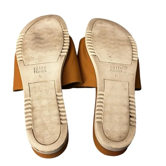 Eileen Fisher Duet Tumbled Leather Sandal in Honey. Women’s Size 11 Slides