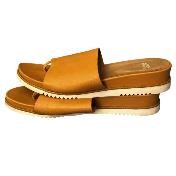 Eileen Fisher Duet Tumbled Leather Sandal in Honey. Women’s Size 11 Slides