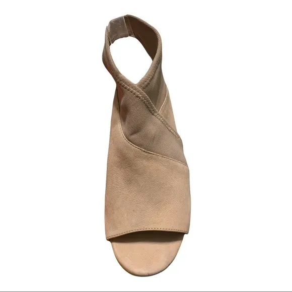 EILEEN FISHER Luca Sandal Latte Tumbled Nubuck 9.5