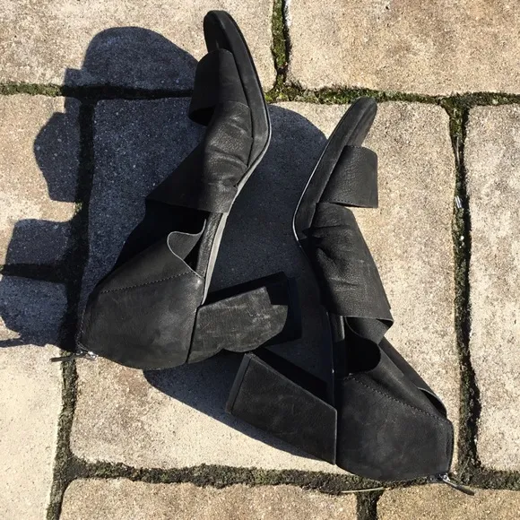 Eileen Fisher Marla Black Nubuck Leather Sandals
